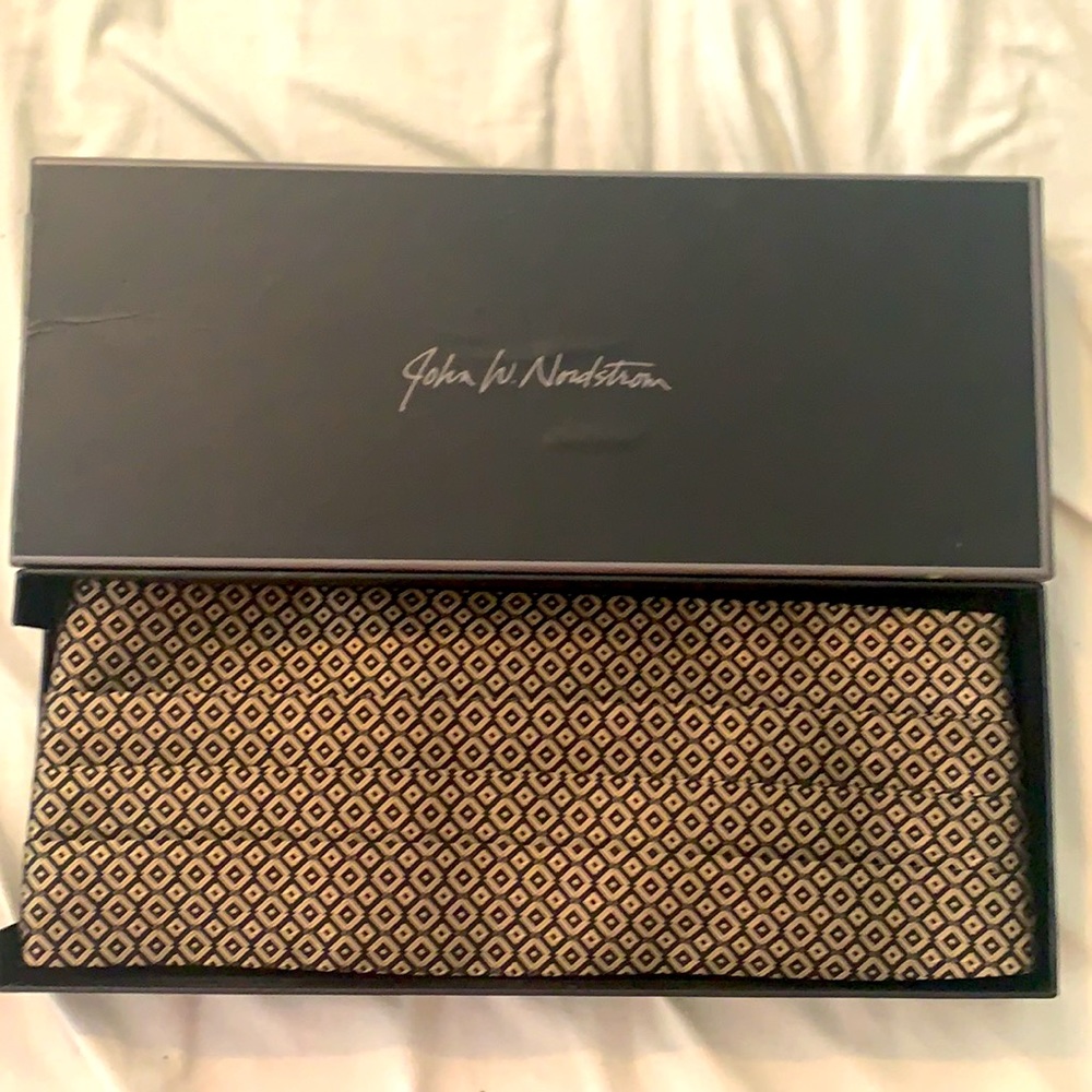 Nordstrom black and gold Cumber-bun